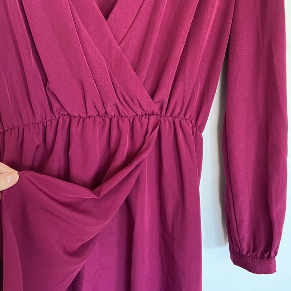 Gorgeous wrap dress, long sleeves and very versatile. - Picture 2 of 3